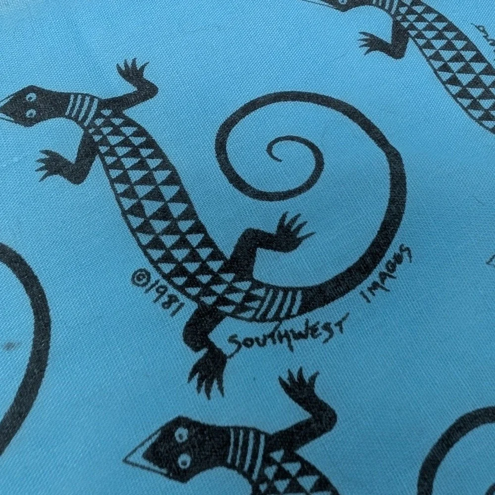 Vintage 1981 Yellowstone National Park Lizard Bandana Aqua Blue Southwest Images